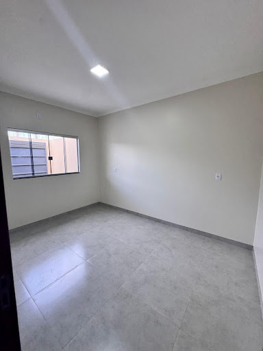 Casa à venda no Parque da Colina, Formosa: 3 dormitórios, 1 suíte, 2 banheiros por R$ 290.000.