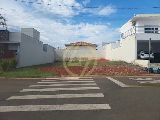 Lote / Terreno em Condominio Portal dos Pinheiros  -  Itapetininga