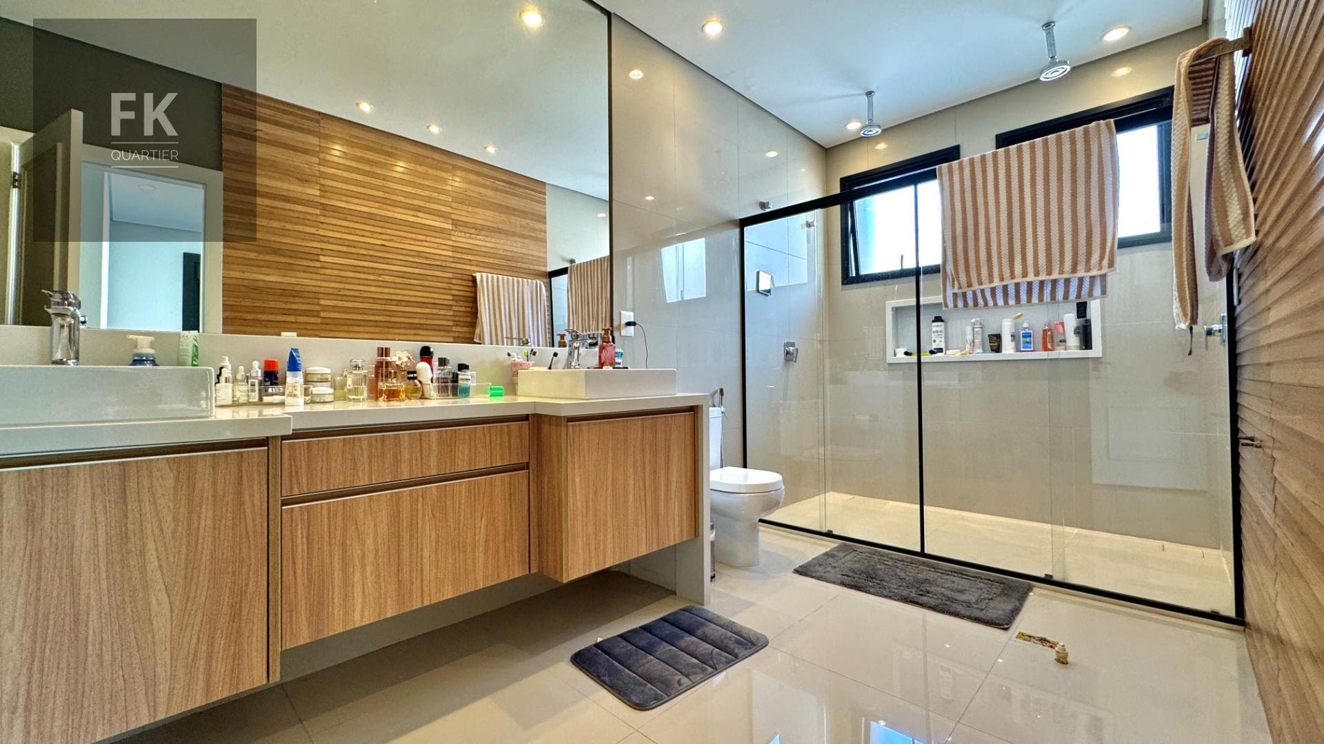Casa à venda com 4 quartos, 4 suítes, 5 vagas e 322m² no Alphaville, Santana de Parnaíba (SP) — foto 13 de 24