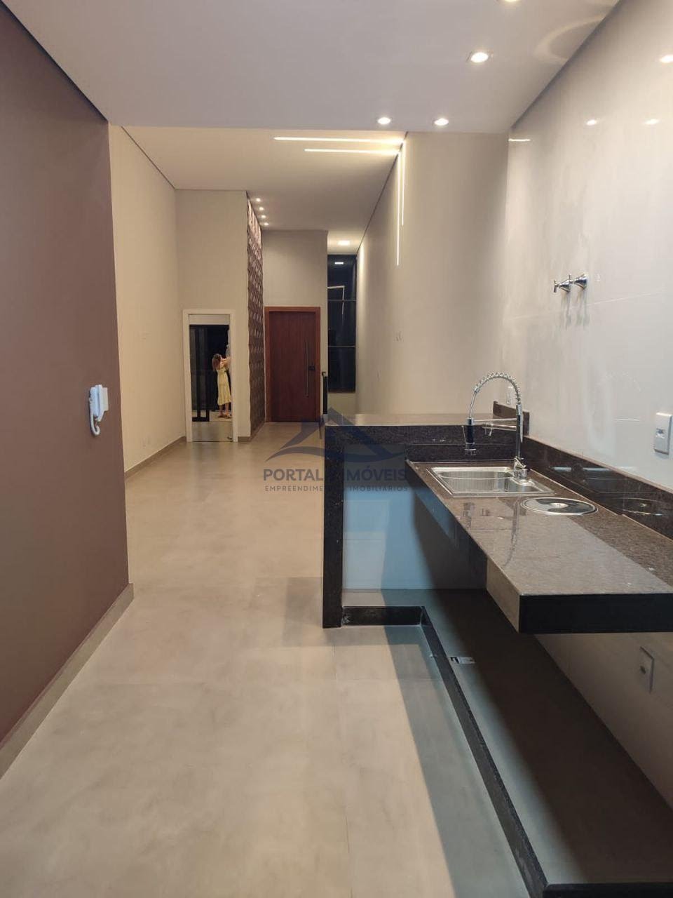 Casa à venda com 3 quartos, 1 suíte, 4 vagas e 178m² no Flórida, Sete Lagoas (MG) — foto 3 de 16