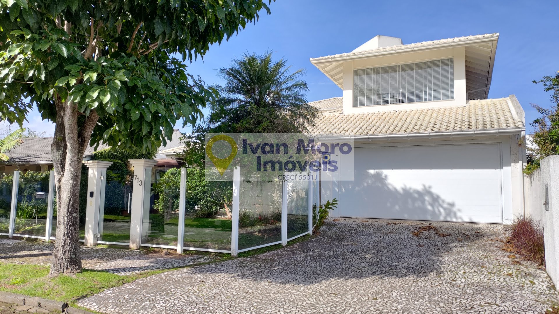 Casa à venda com 5 quartos, 6 banheiros, 4 vagas e 276m² no Daniela, Florianópolis — foto principal
