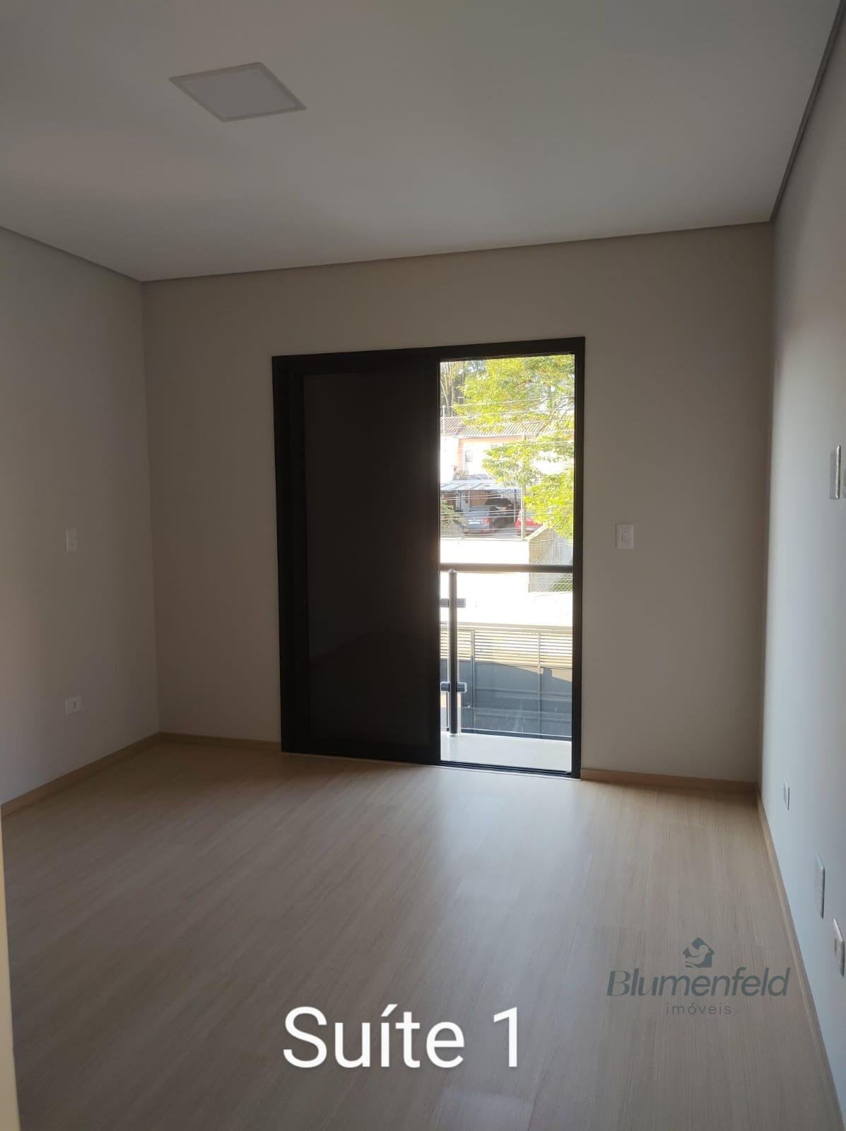 Casa à venda com 3 quartos, 3 suítes, 4 vagas e 136m² no Jardim Planalto, Arujá (SP) — foto 13 de 27