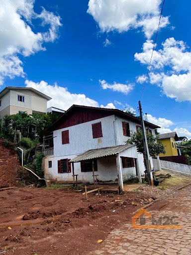 Casa com 2 Moradias no Bairro Sóque  -  Tangará/SC