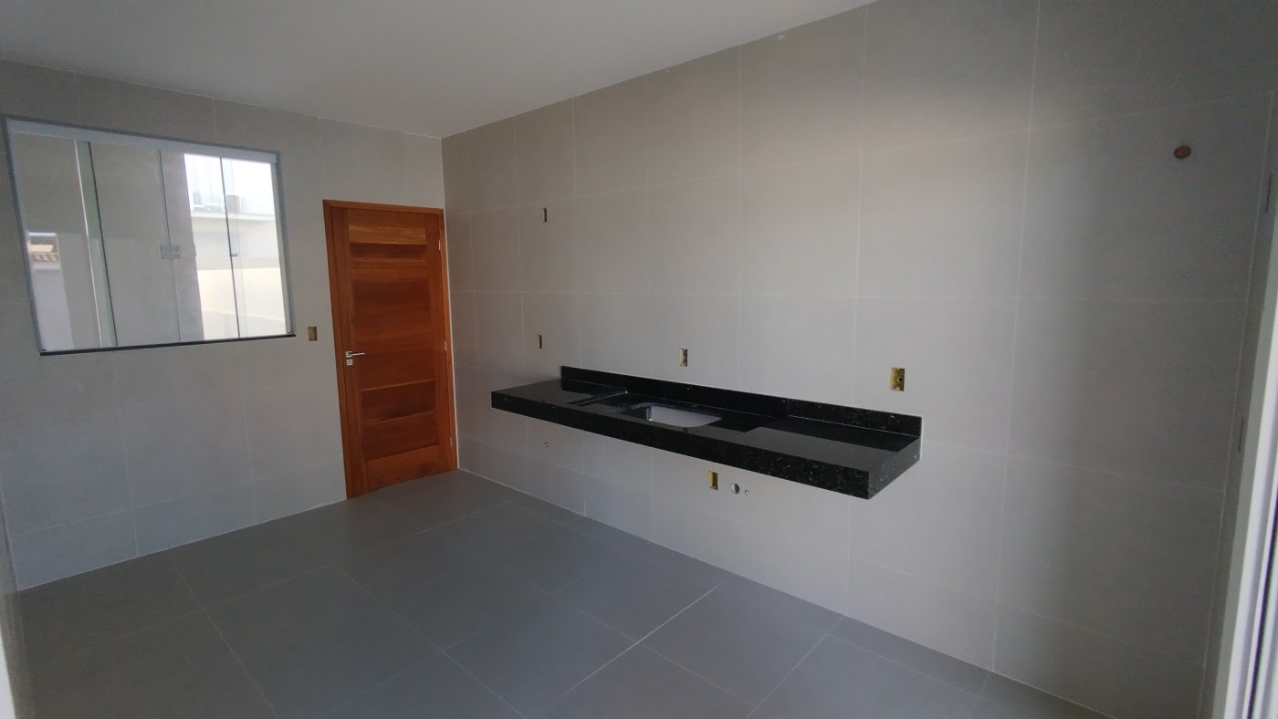 Casa à venda com 3 quartos, 1 suíte, 2 vagas e 210m² no Ouro Verde, Rio das Ostras (RJ) — foto 25 de 26