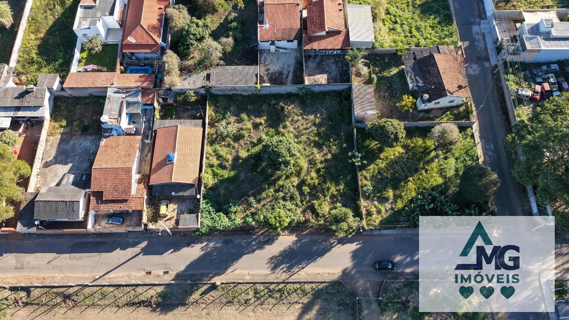 Terreno à venda com 450m² de terreno no Jardim Umuarama, Três Corações — foto principal