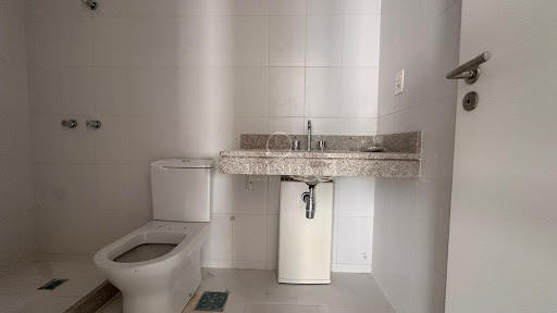 banheiro-trinitaimobiliaria-elos-ilhapura