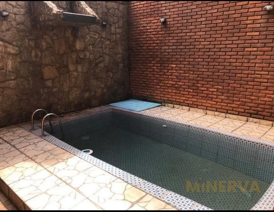 Casa à venda com 4 quartos, 3 banheiros, 2 vagas e 250m² no Tatuapé, São Paulo — foto principal