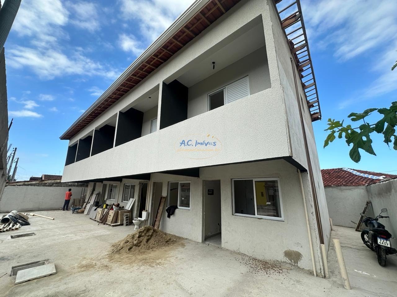 Casa à venda com 2 quartos, 1 banheiro, 1 vaga e 61m² no Jardim Imperador, Praia Grande — foto principal