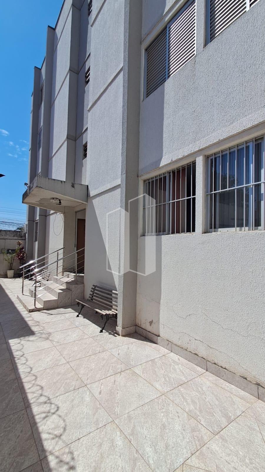 Apartamento com 3 Dormitórios, 1 Suíte, com 74M² - Edifício Albino Luciane