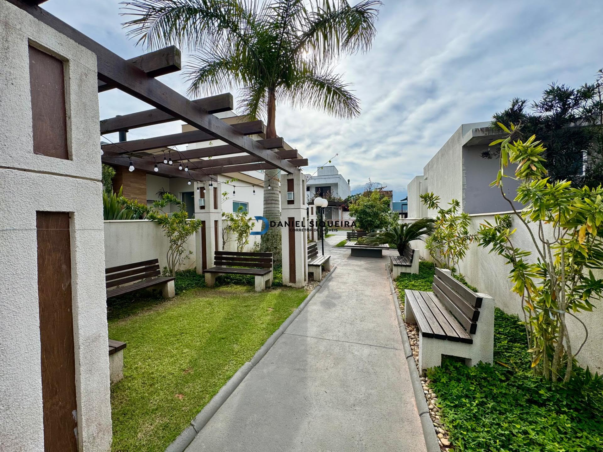 Casa à venda com 3 quartos, 1 suíte, 2 vagas e 189m² no Bairro Deltaville, Biguaçu (SC) — foto 24 de 28