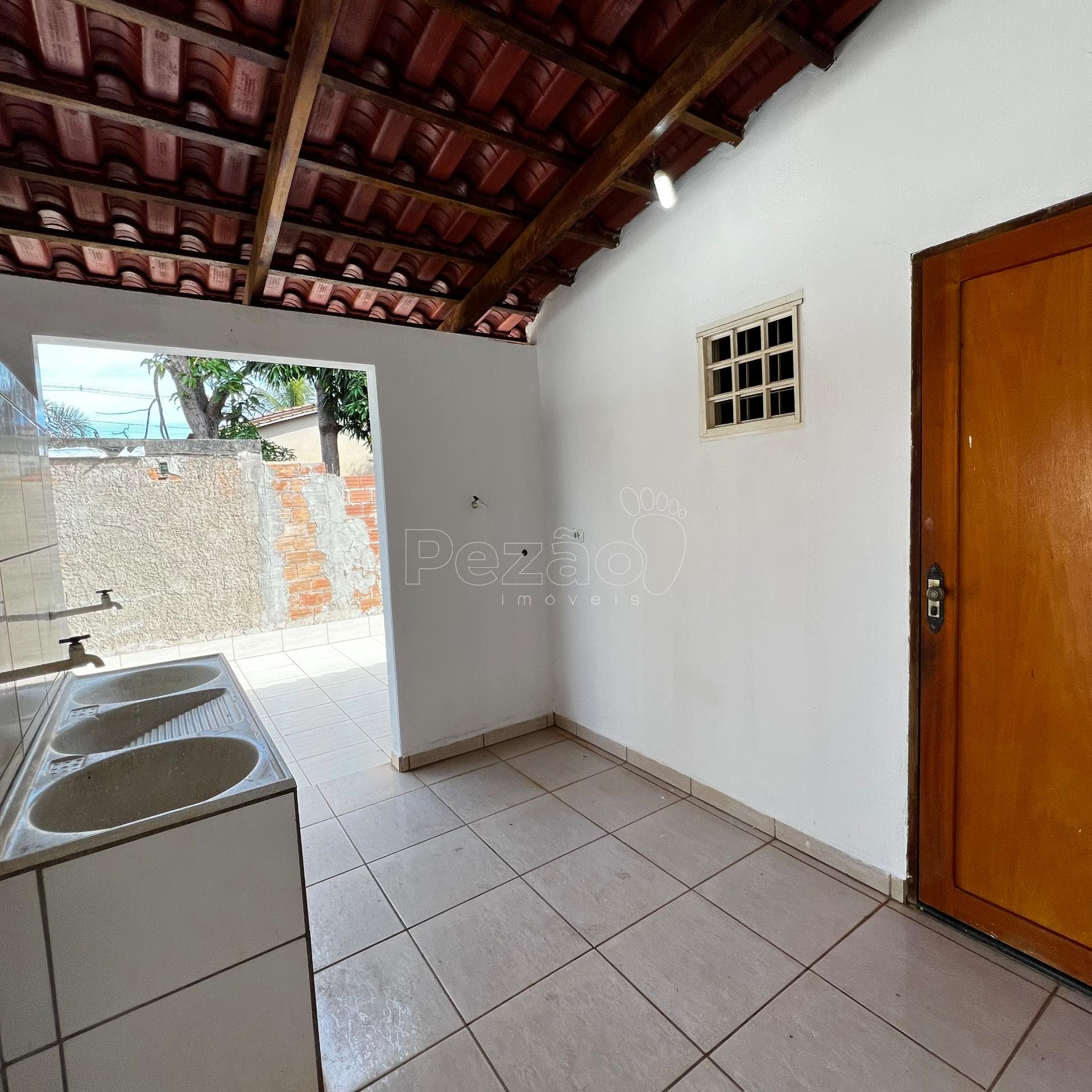 Casa à venda com 3 quartos, 1 suíte, 5 vagas e 375m² no Jardim Conde dos Arcos, Itapuranga (GO) — foto 18 de 21