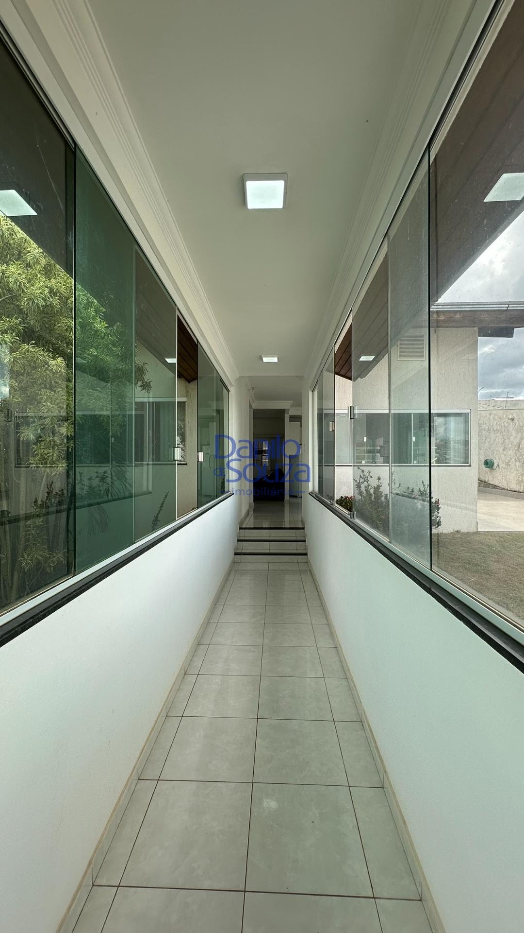 Casa à venda com 3 quartos, 2 suítes e 360m² no Guilhermina Vieira Chaer, Araxá (MG) — foto 11 de 26