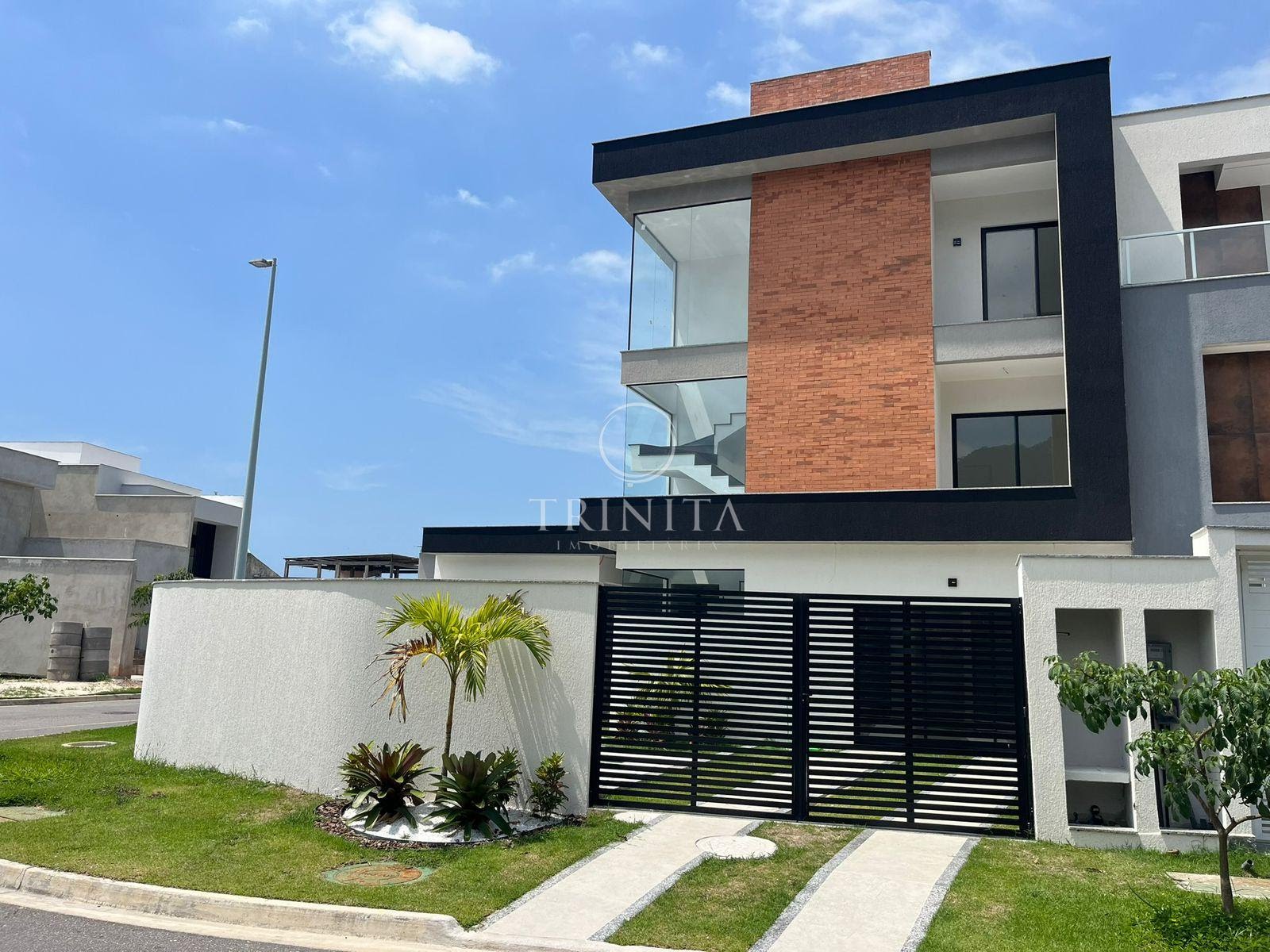 fachada-externa-casa-210m²-dream-garden-vargem-pequena