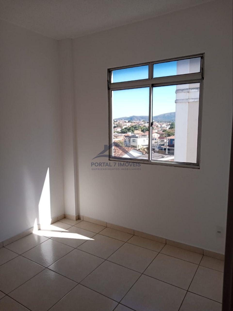 Apartamento à venda com 2 quartos, 1 banheiro, 1 vaga e 47m² no Vale das Palmeiras, Sete Lagoas (MG) — foto 3 de 12