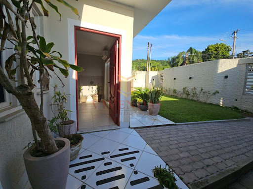 Ampla casa comercial + residencial no Bairro Santo Inácio