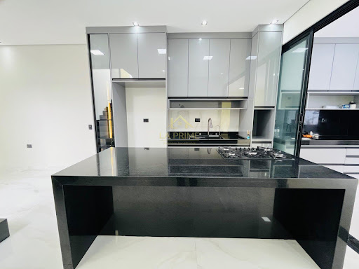 Casa em Condomínio no Jardim Eucaliptos em Sorocaba, 130m², 03 dormitórios, 01 suíte , piscina com bar molhado.