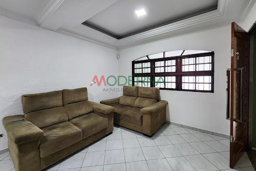 Sobrado à Venda em Nova Petrópolis, SBC: 220m², 3 Dorms, R$795mil