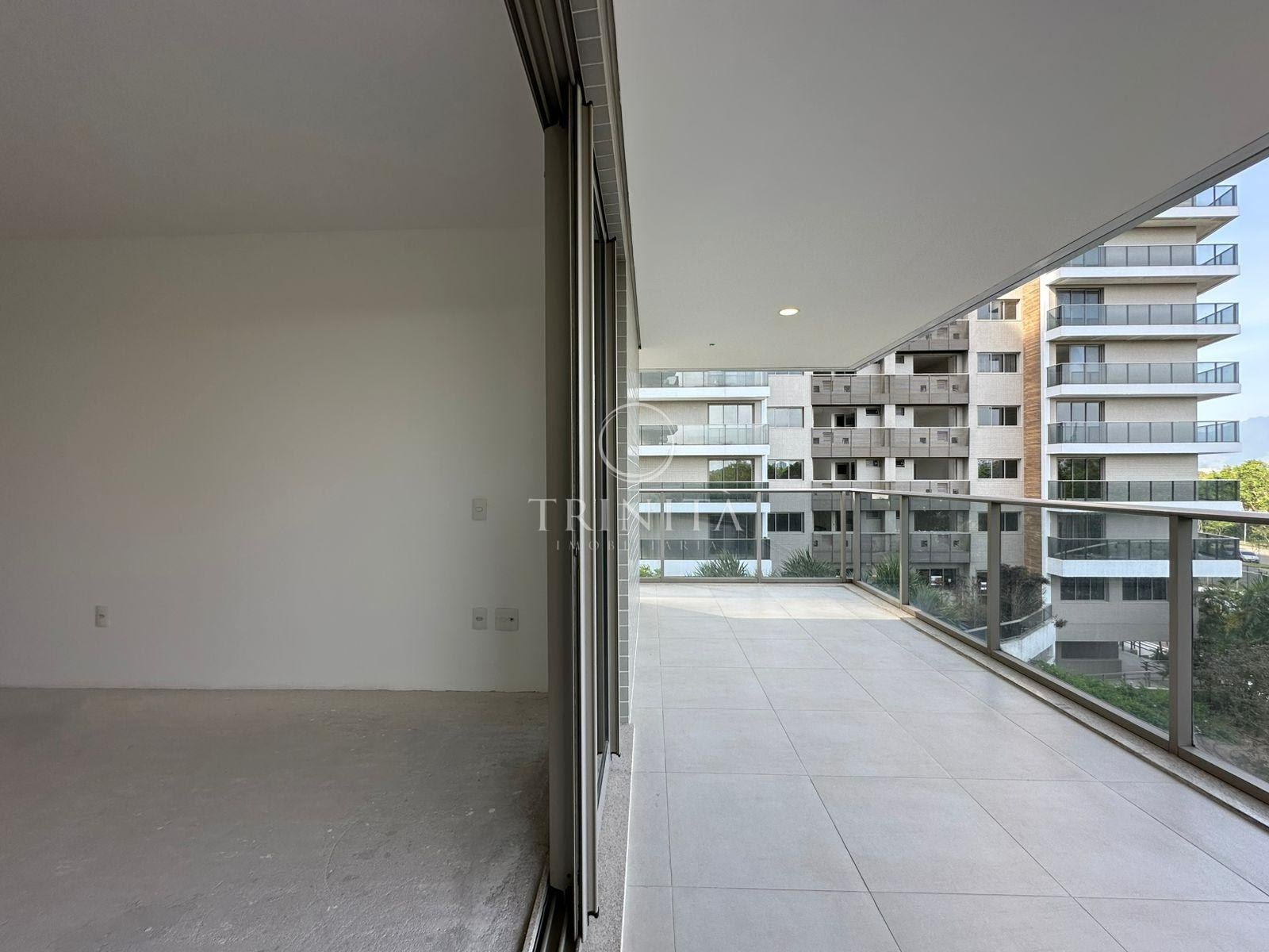 suiteevaranda-trinitaimobiliaria-orobyorare-ilhapura
