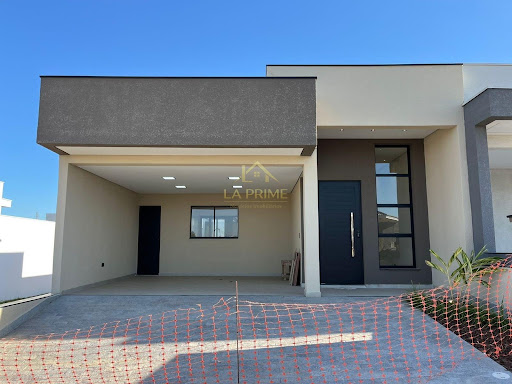 Casa de Condomínio em Wanel Ville - Sorocaba, SP - 140m² de área construída, 03 dormitórios, sendo 3 suítes, 01 com closet e 04 vagas de garagem.