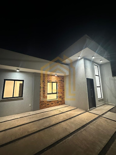 Casa à Venda de esquina no bairro 14 de Novembro, Cascavel - 2 Quartos, 78m²