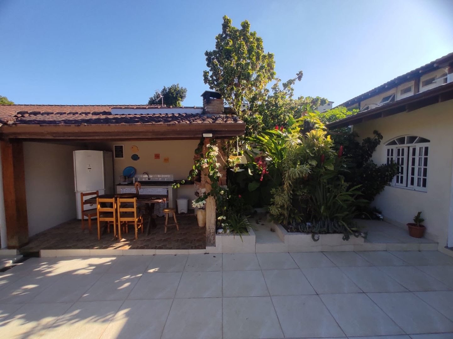 Casa à venda com 6 quartos, 5 banheiros, 4 vagas e 200m² no Itaguá, Ubatuba (SP) — foto 2 de 29