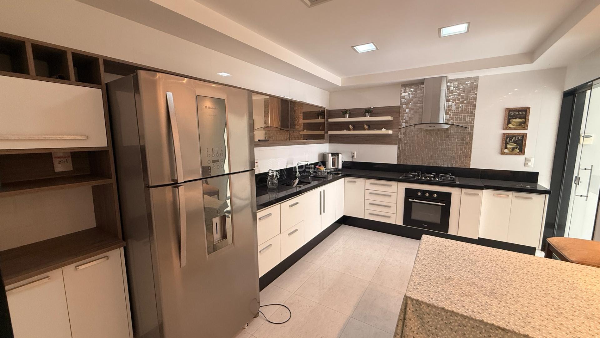 Casa à venda com 3 quartos, 1 suíte, 5 vagas e 235m² no Alphaville, Campos dos Goytacazes (RJ) — foto 28 de 30