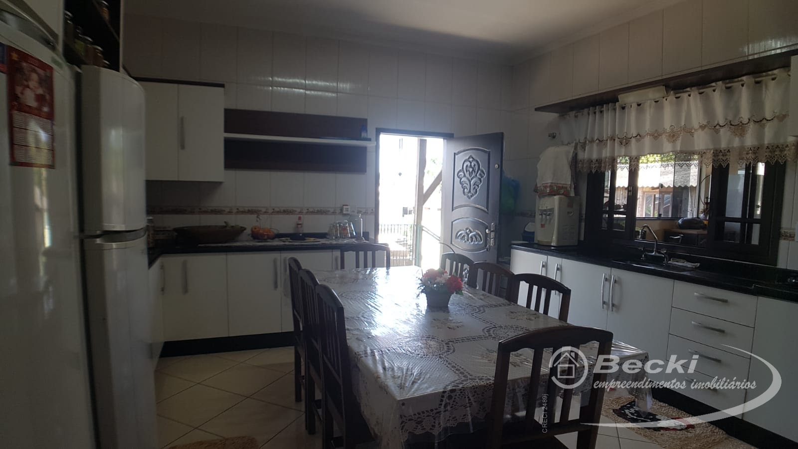 Casa à venda com 4 quartos, 1 suíte, 2 vagas e 310m² no Jarivatuba, Joinville (SC) — foto 18 de 24