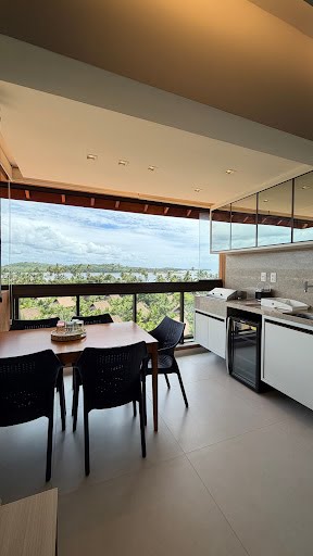 VENDE-SE FLAT DE 65M² DECORADO E MOBILIADO, 2 QUARTOS, 1 SUITE, SALA E VARANDA AMPLA NO ECORESORT PRAIA DOS CARNEIROS