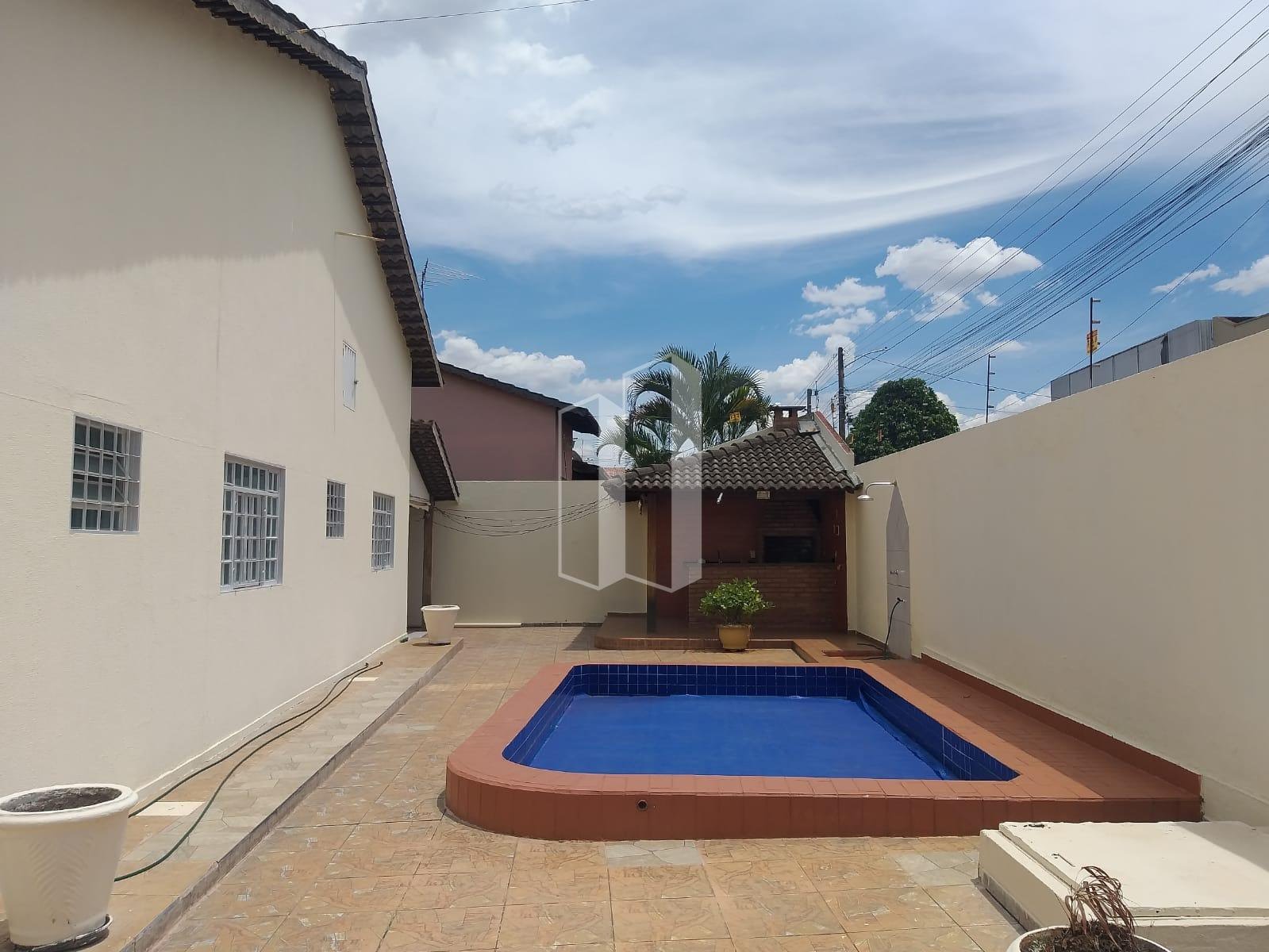 Casa à venda com 3 quartos, 2 banheiros, 4 vagas e 140m² no Jardim Nova Era, Aparecida de Goiânia — foto principal