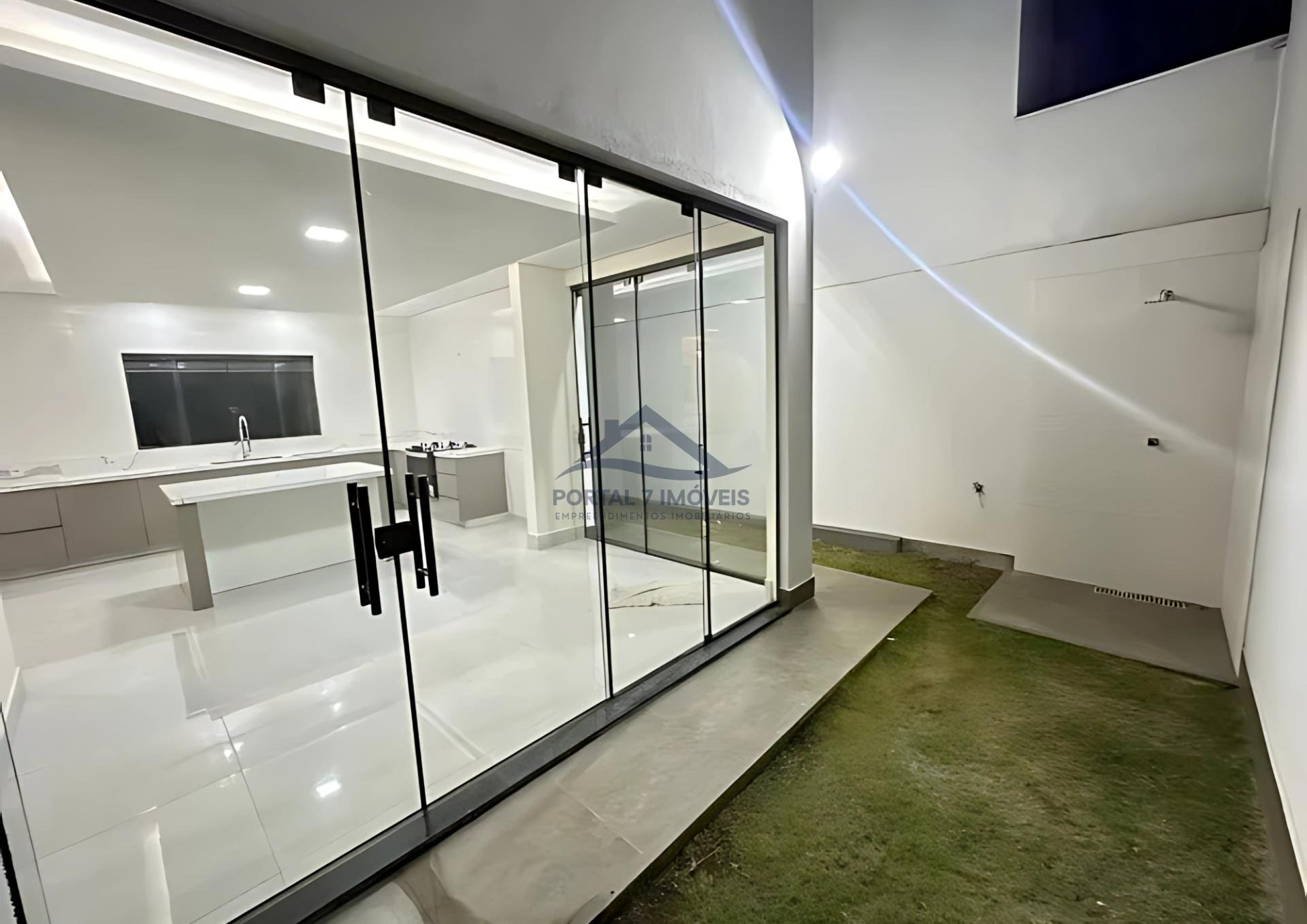 Casa à venda com 4 quartos, 2 suítes, 2 vagas e 263m² no Jardim Arizona, Sete Lagoas (MG) — foto 19 de 19