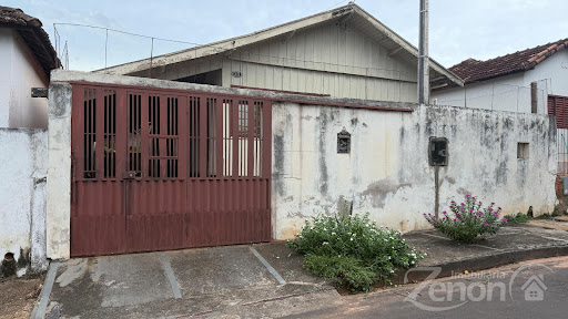 Casa de Madeira  à Venda em Vila Jardim, Adamantina – 3 Quartos