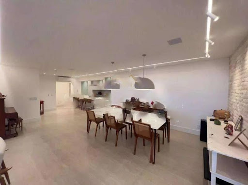 Cobertura 242m² à Venda na Barra com Vista Mar