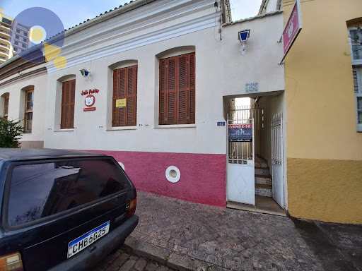 Casa no Centro de Amparo - Ótimo ponto comercial