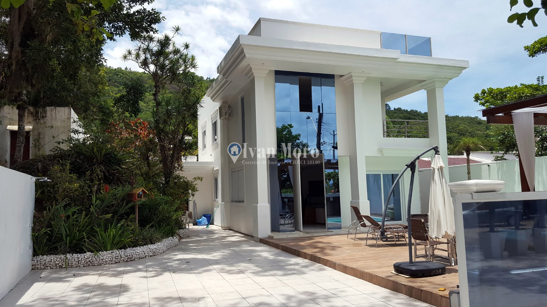 Casa para alugar com 5 quartos, 3 suítes, 3 vagas e 490m² no Daniela, Florianópolis (SC) — foto 2 de 30