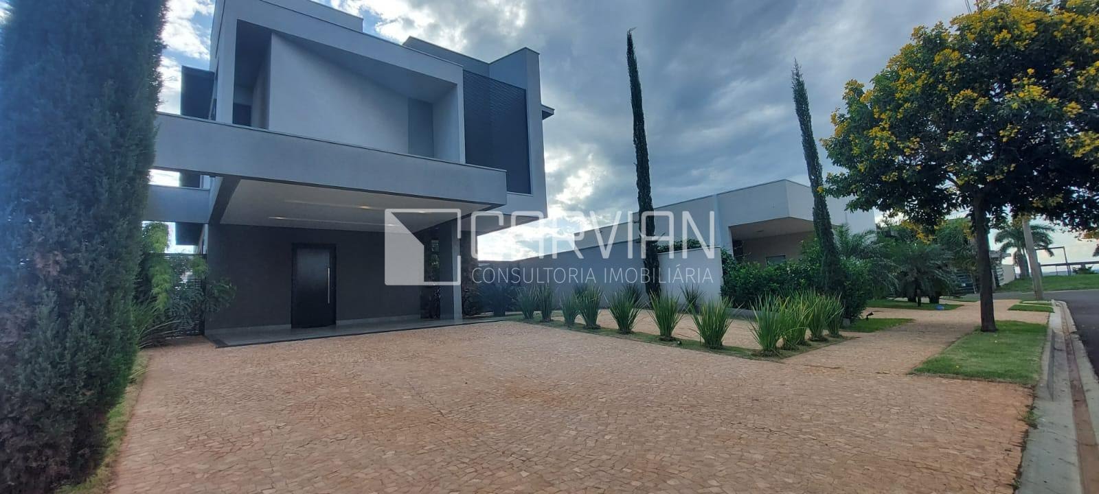 Casa à venda com 3 quartos, 3 suítes, 4 vagas e 360m² no Residencial Alto do Castelo, Ribeirão Preto (SP) — foto 2 de 29