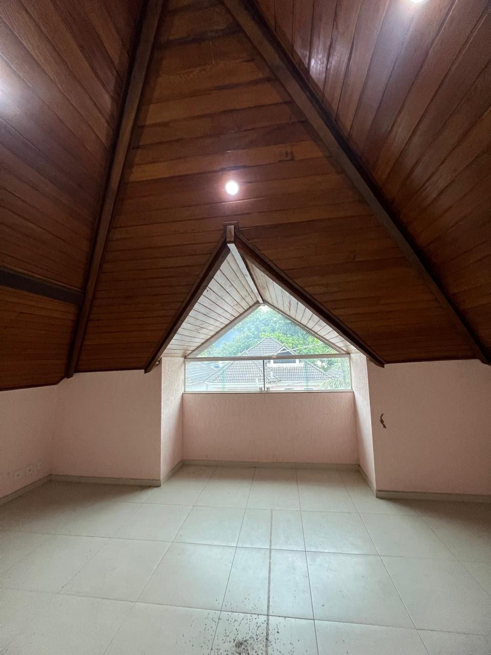 Casa para alugar com 4 quartos, 4 suítes, 3 vagas e 220m² no Vargem Grande, Rio de Janeiro (RJ) — foto 5 de 22
