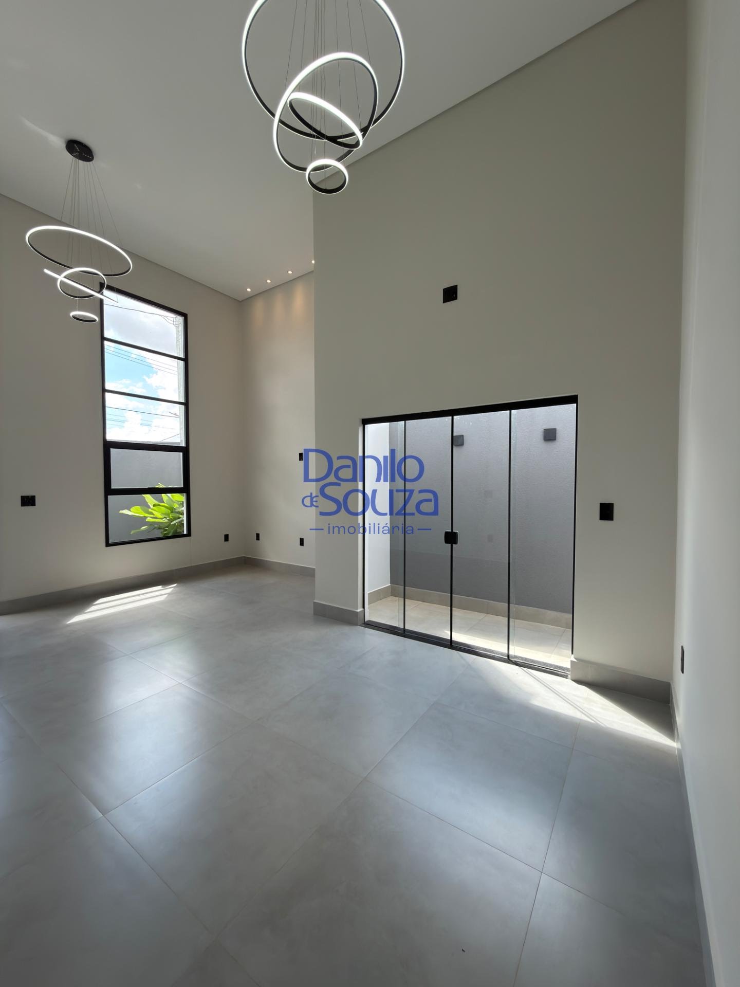 Casa à venda com 3 quartos, 1 suíte, 2 vagas e 175m² no Jardim Europa V, Araxá (MG) — foto 5 de 15