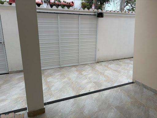 Casa Comercial em Centro  -  Macaé