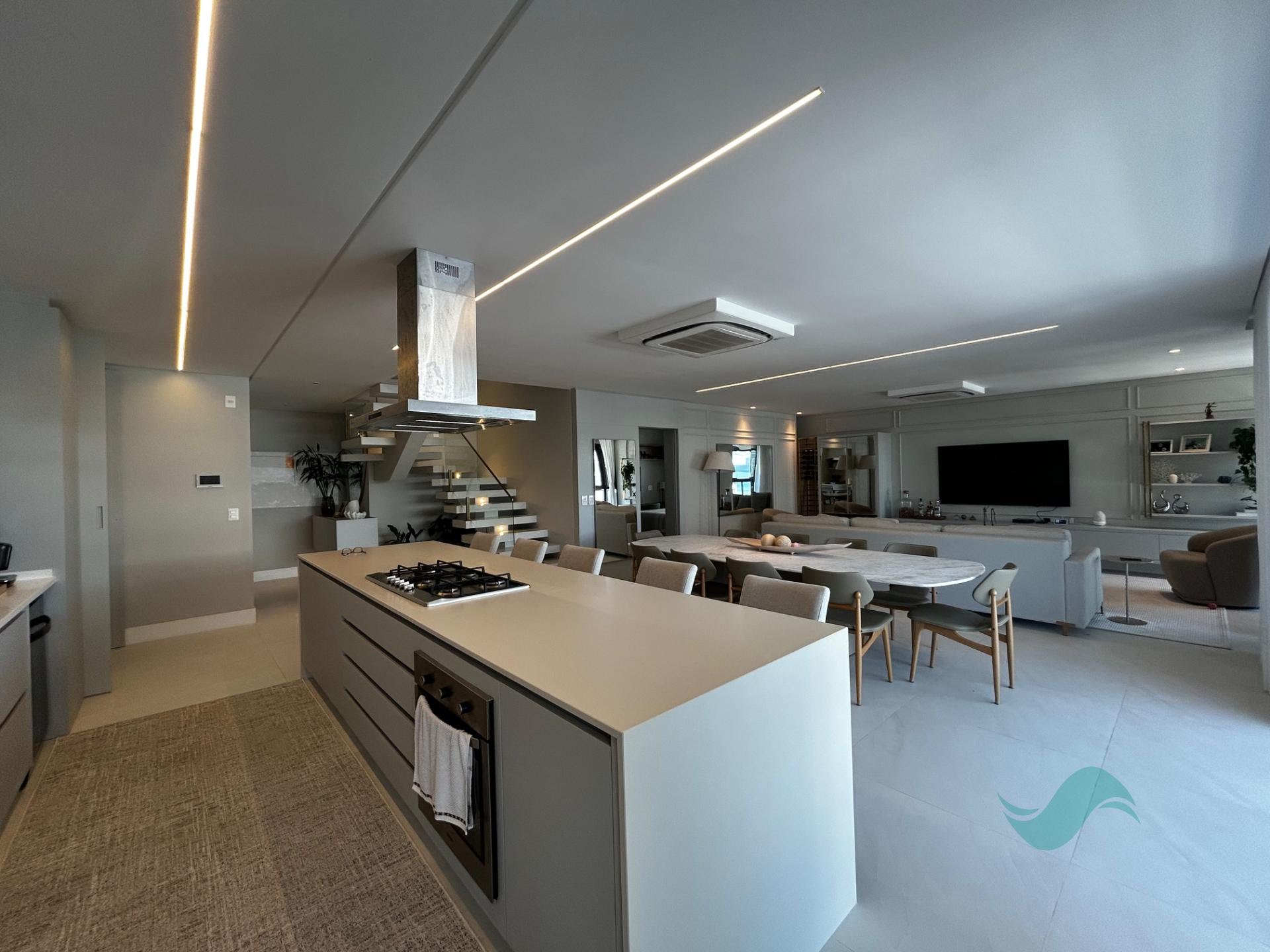 Cobertura à venda com 4 suítes, 3 vagas e 240m² no Jurerê, Florianópolis (SC) — foto 14 de 30