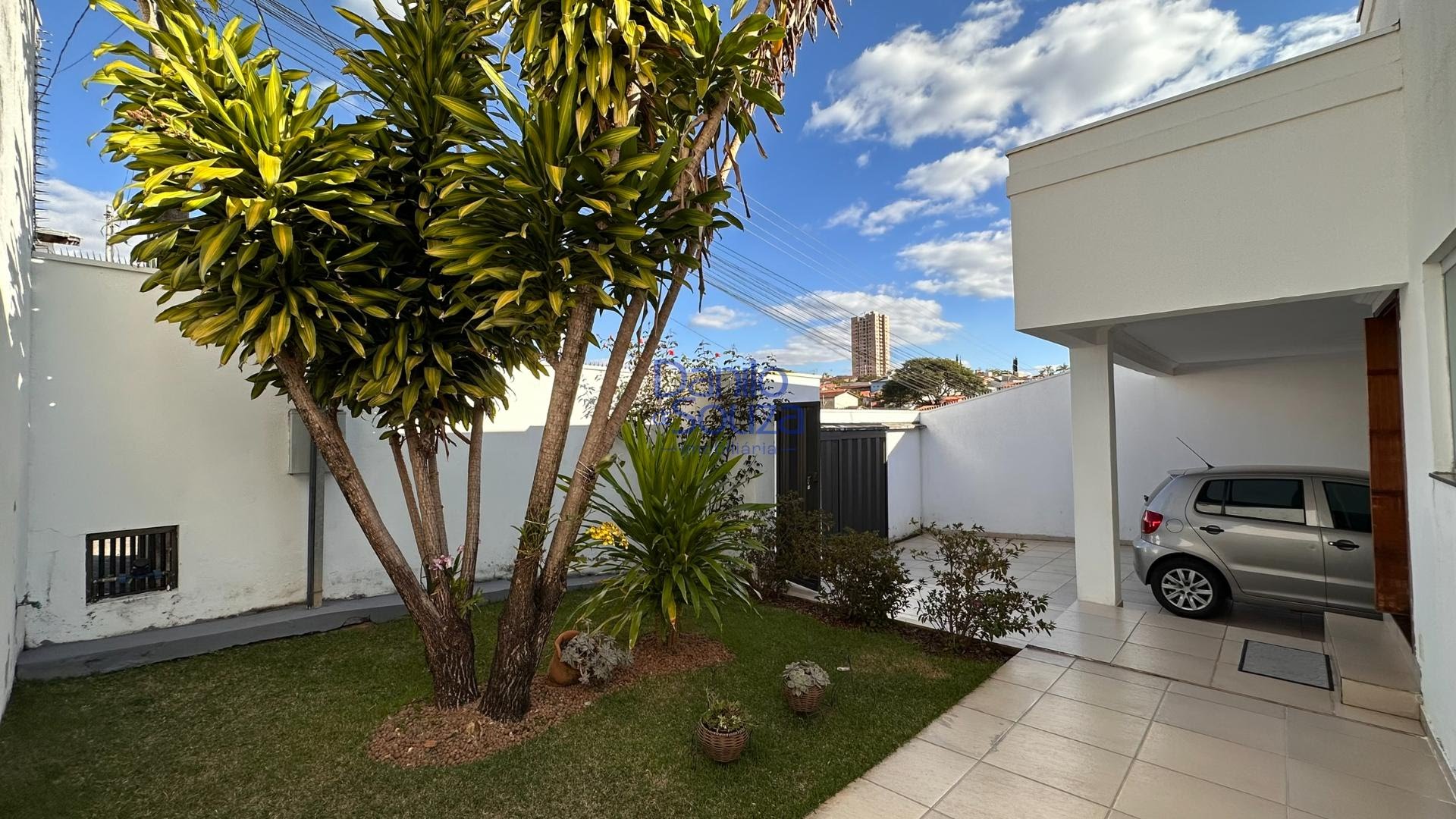 Casa à venda com 3 quartos, 1 banheiro, 4 vagas e 174m² no Arasol, Araxá — foto principal