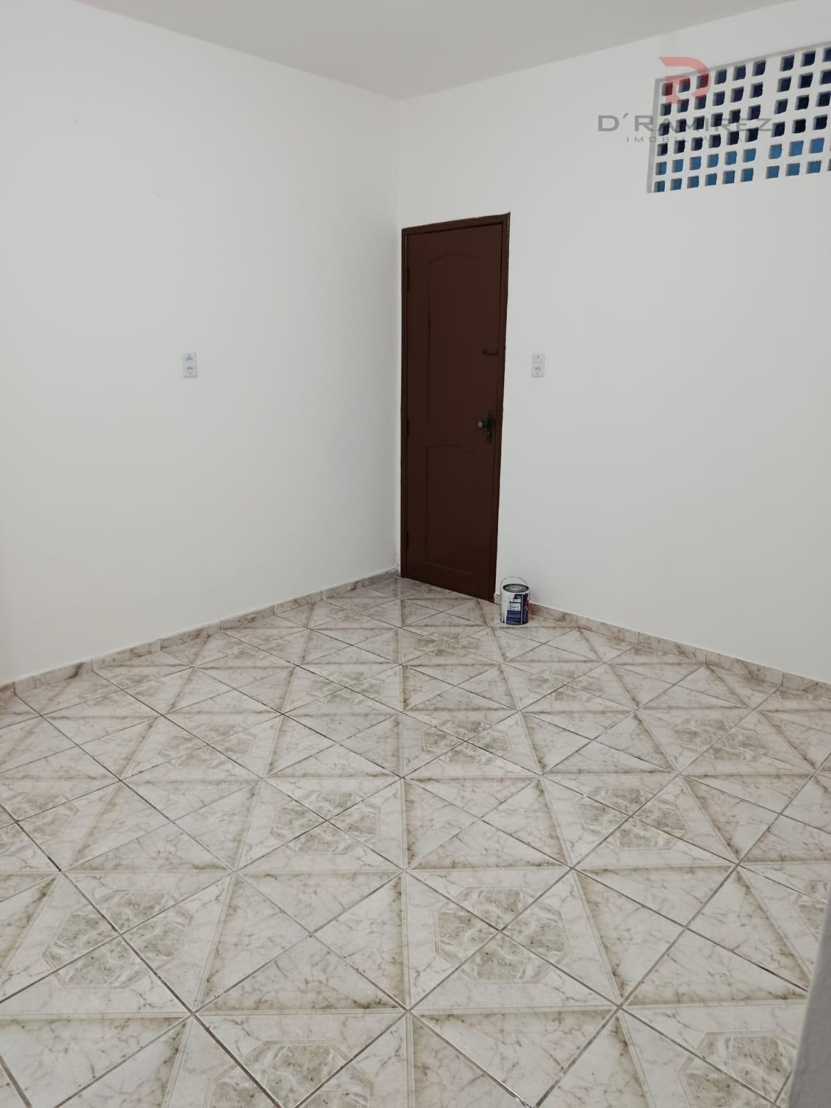 Casa à venda com 5 quartos, 1 suíte, 2 vagas e 250m² no Cohama, São Luís (MA) — foto 10 de 26