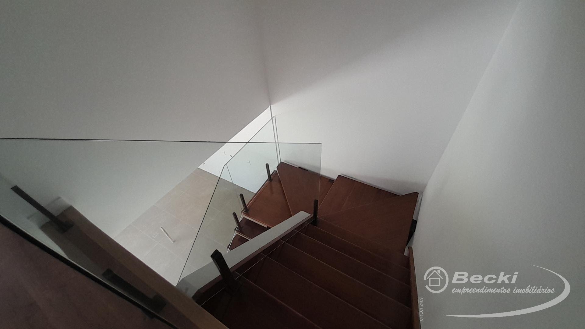 Casa à venda com 4 quartos, 1 suíte, 4 vagas e 131m² no Glória, Joinville (SC) — foto 13 de 22