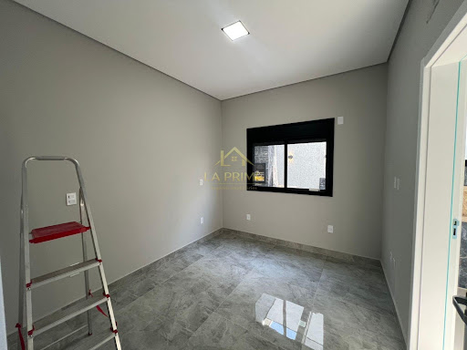 Casa à venda no Condomínio Villagio Wanel – Sorocaba/SP 135m² de área construída, 03 dormitórios, sendo 03 suíte e 02 vagas de garagem.