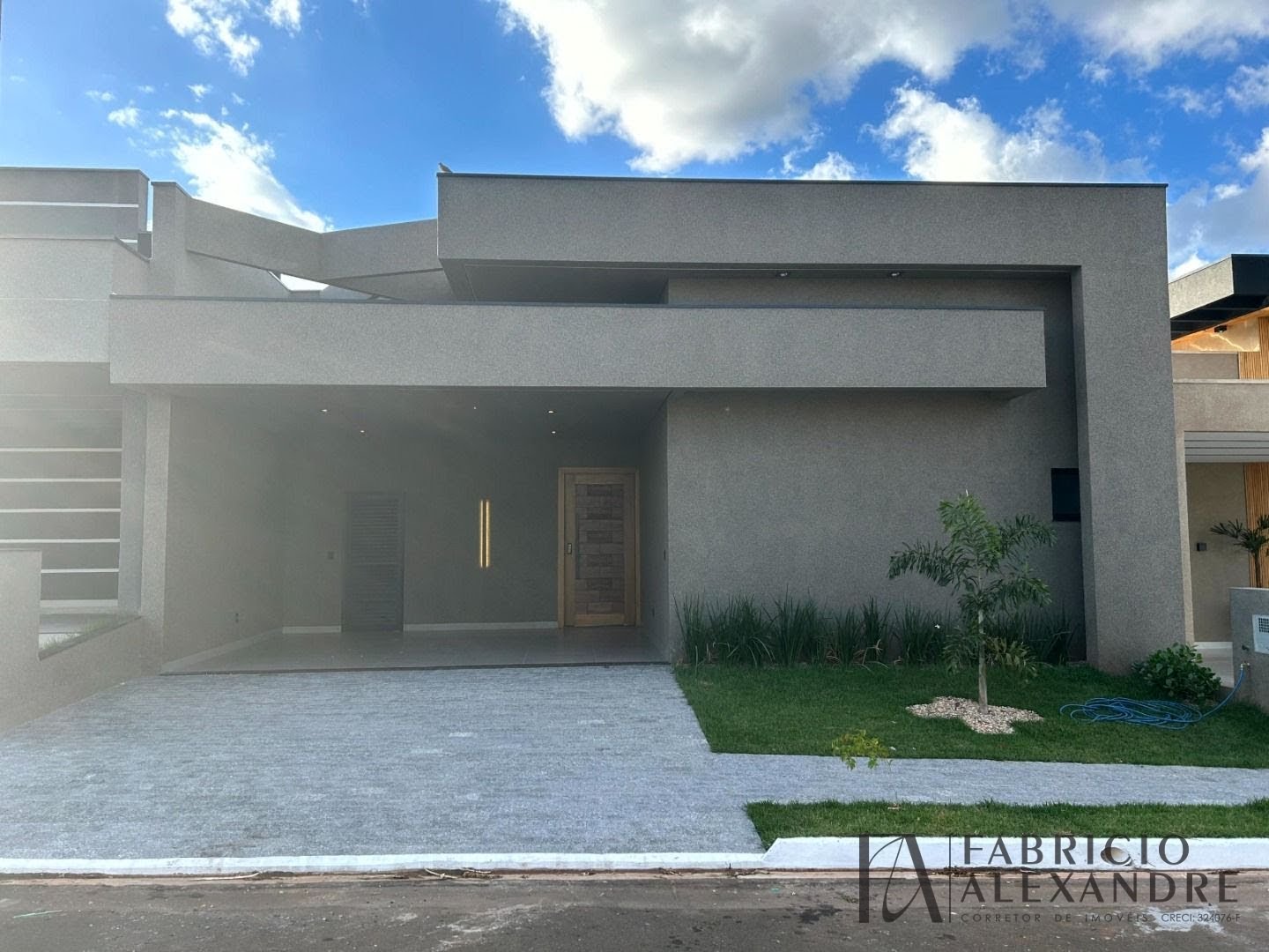 Casa à venda com 3 quartos, 5 banheiros, 4 vagas e 161m² no Set Life 2, Mirassol — foto principal