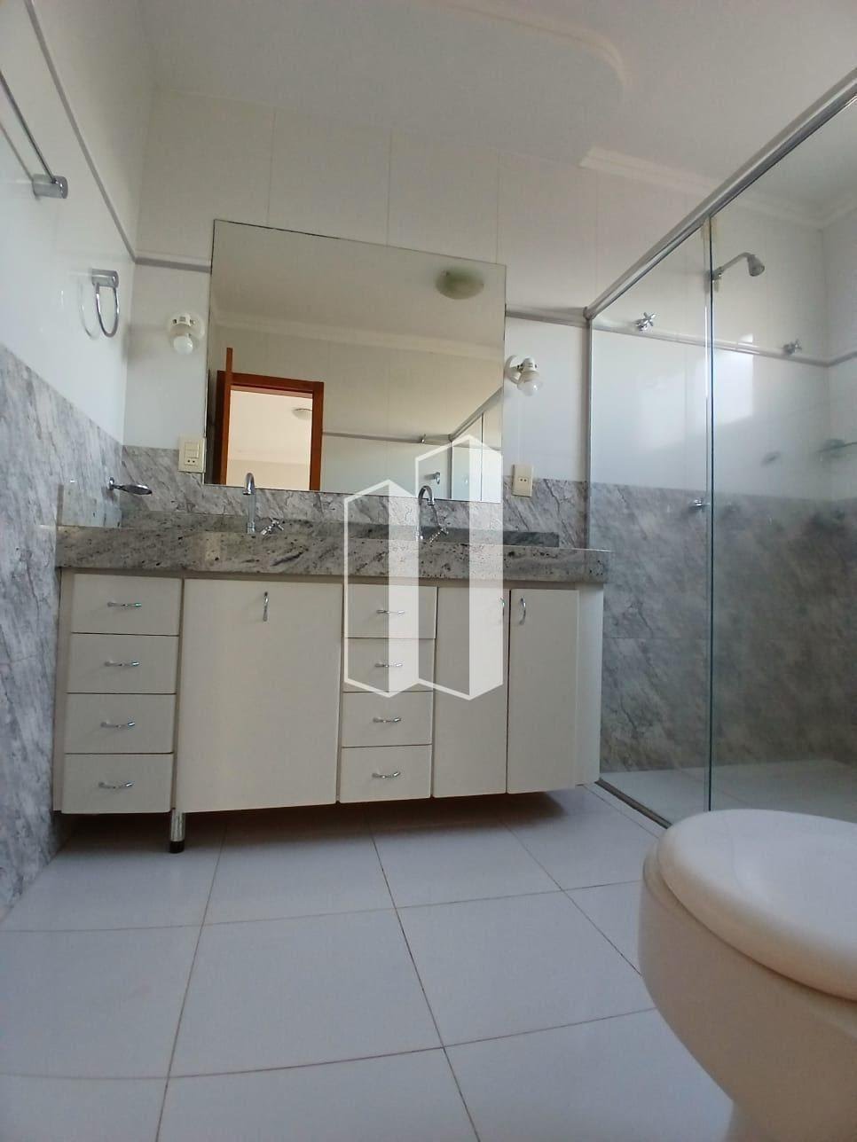 Casa à venda com 4 quartos, 3 suítes, 4 vagas e 263m² no Residencial Granville, Goiânia (GO) — foto 29 de 30