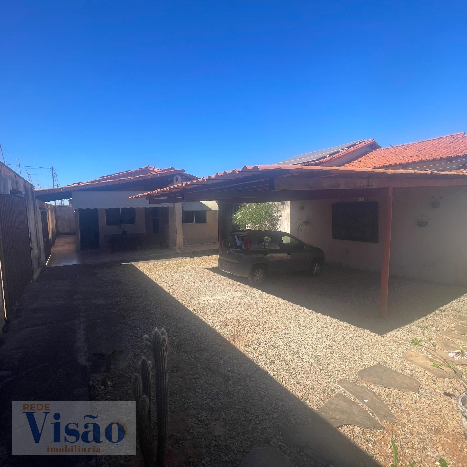 Casa à venda com 2 quartos, 3 vagas e 1m² no Nv Horizonte, Paracatu — foto principal