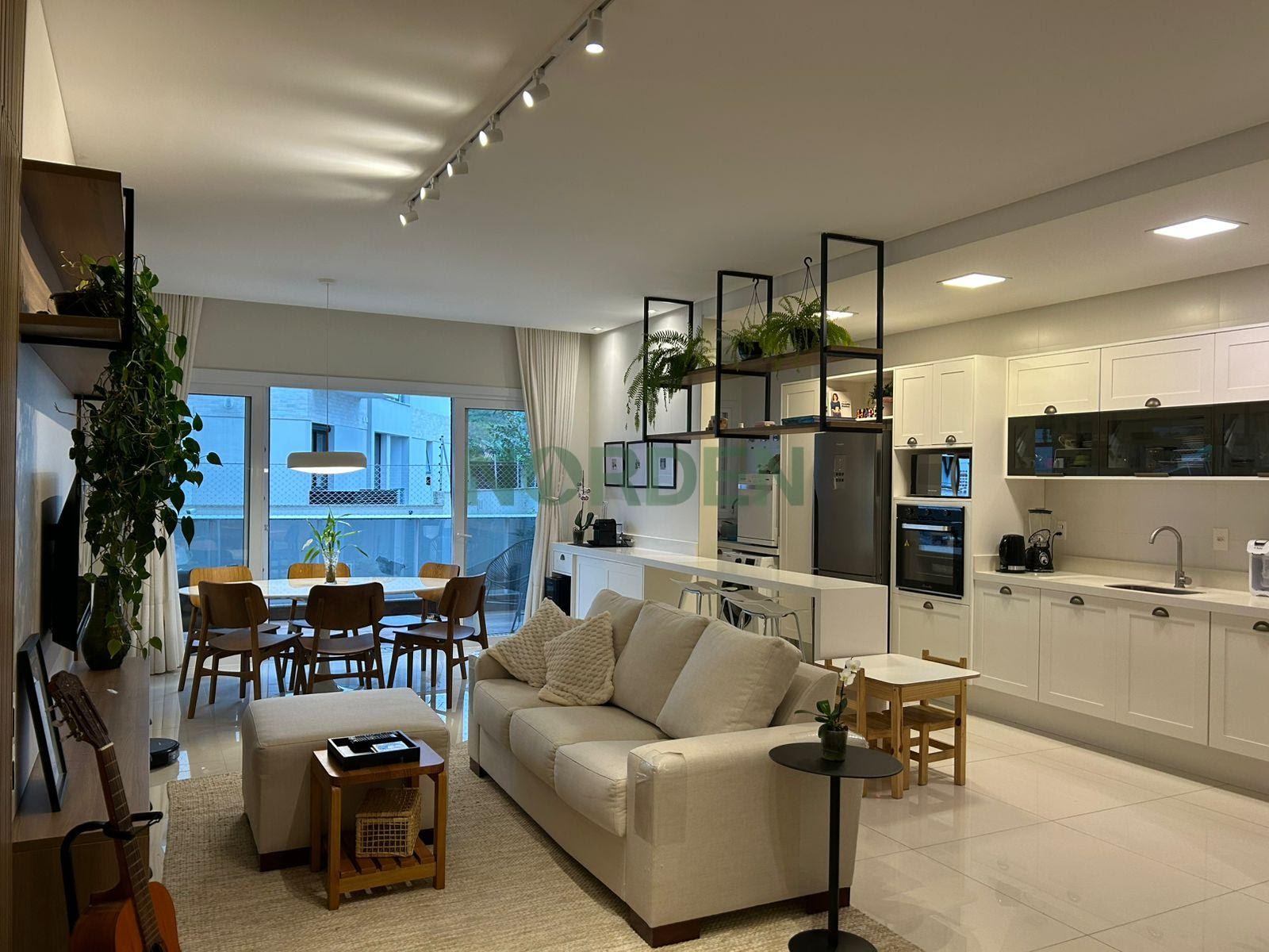 Apartamento de 115 m² com 2 quartos no Apartamento 2 Quartos 115m² — Jurerê, Jurerê