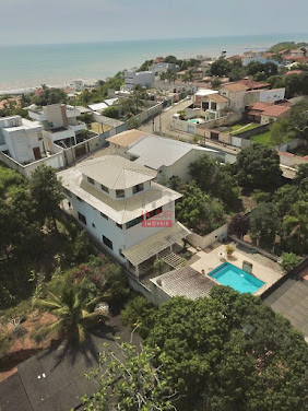 Casa em Marbela - Serra: 730m², 6 dormitórios, 3 suítes, 5 banheiros por R$950k para venda e locação