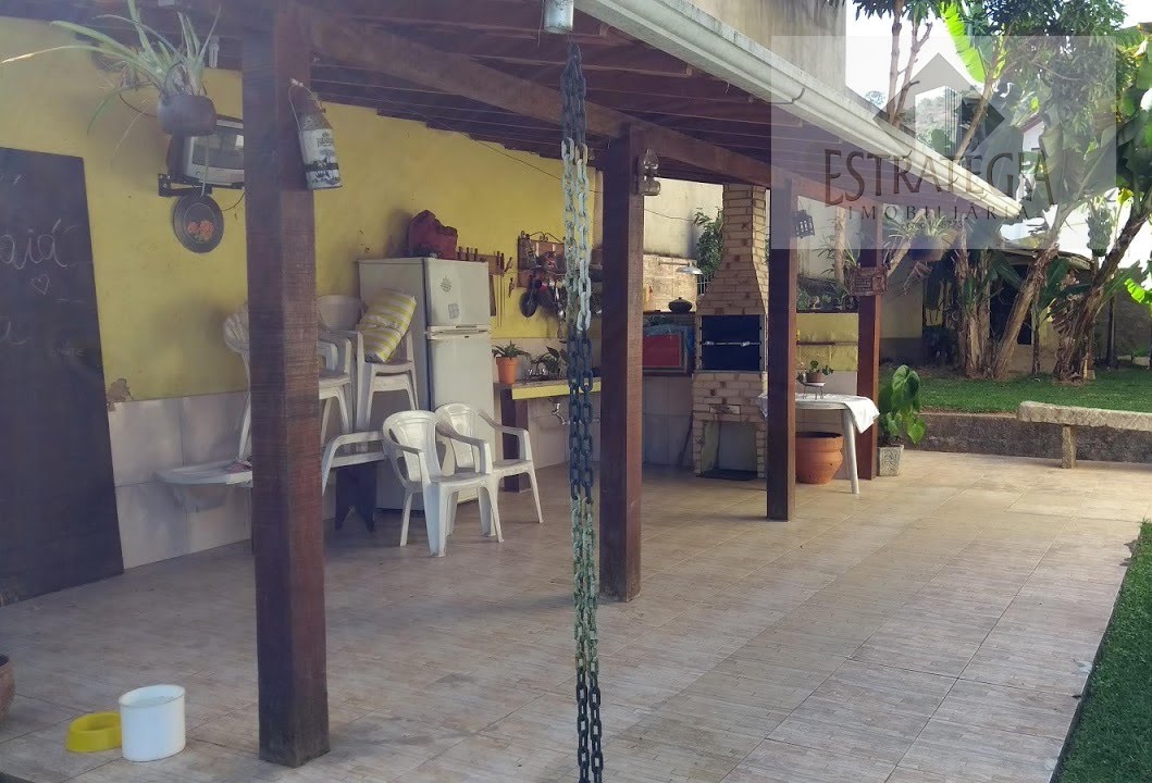 Casa à venda com 5 quartos, 2 suítes, 4 vagas e 156m² no Nogueira, Petrópolis (RJ) — foto 8 de 16