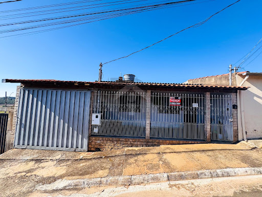 Casa em Jardim Eunice, Alfenas: 2 Dorms e 1 Suíte
